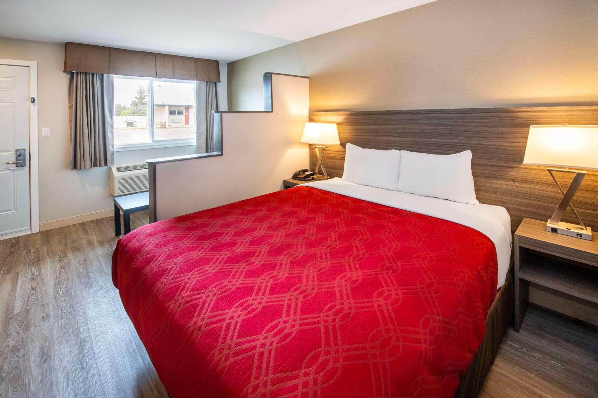 Econo Lodge Inn & Suites Pincher Creek Exteriör bild