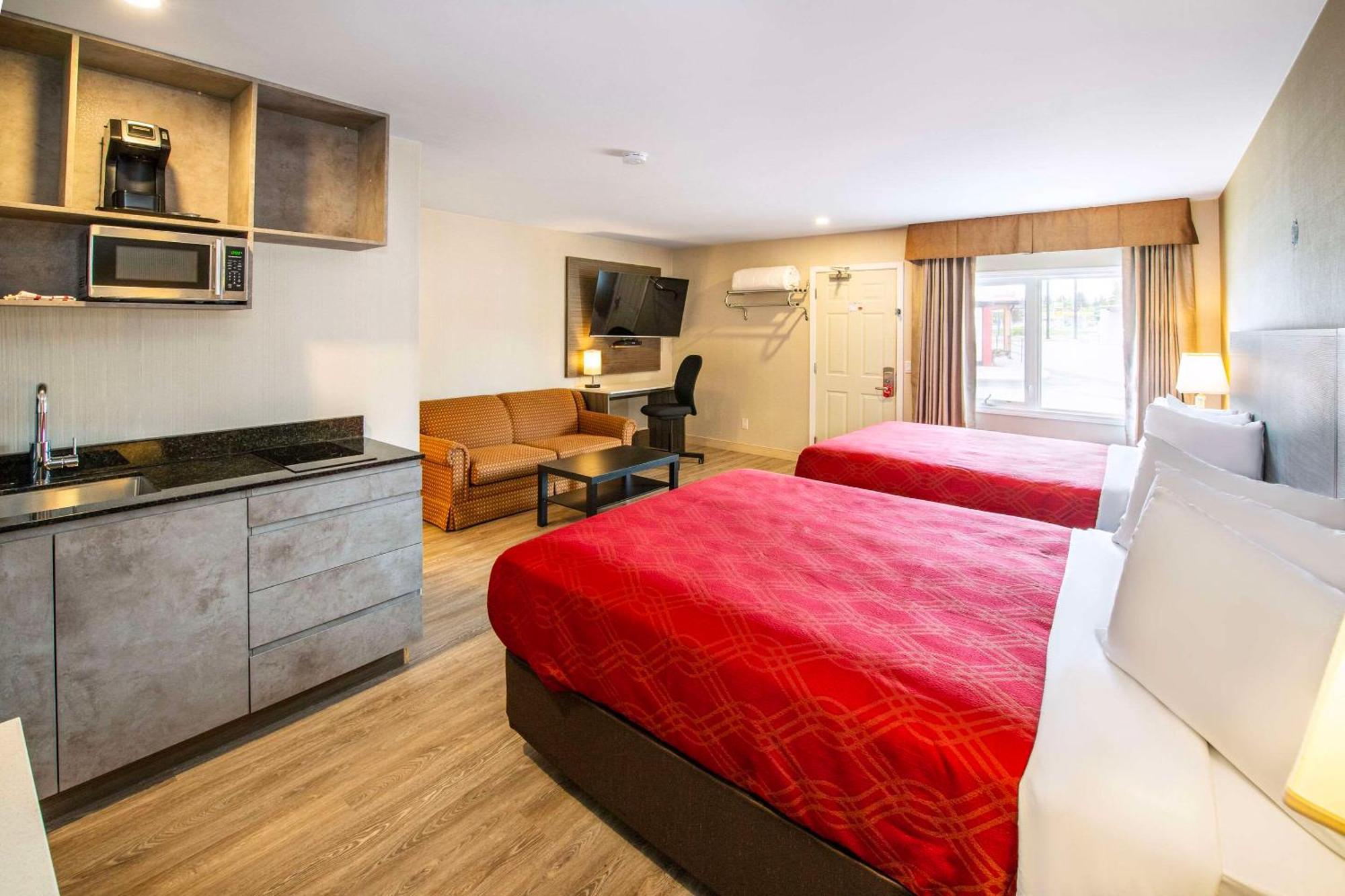 Econo Lodge Inn & Suites Pincher Creek Exteriör bild