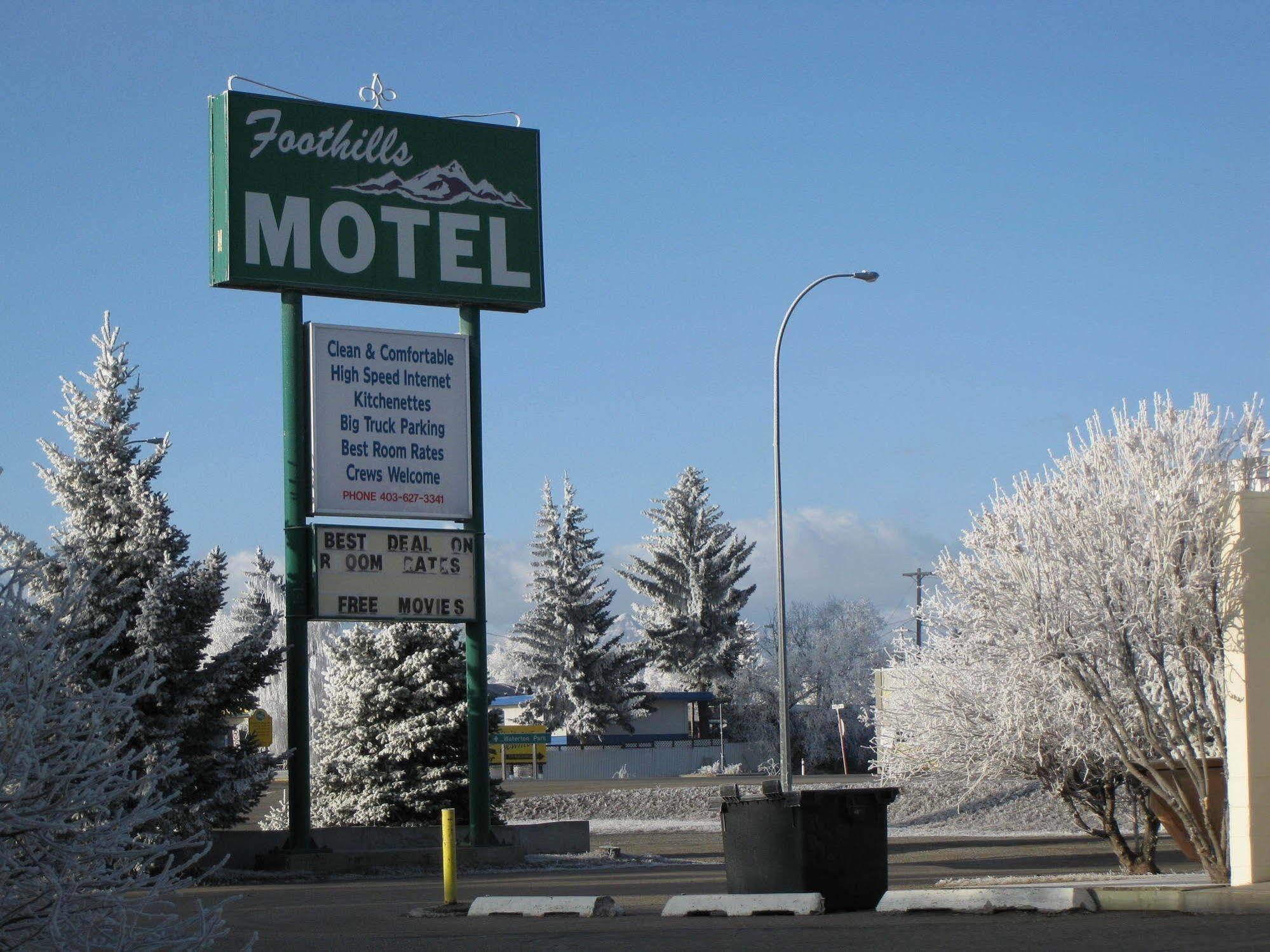 Econo Lodge Inn & Suites Pincher Creek Exteriör bild