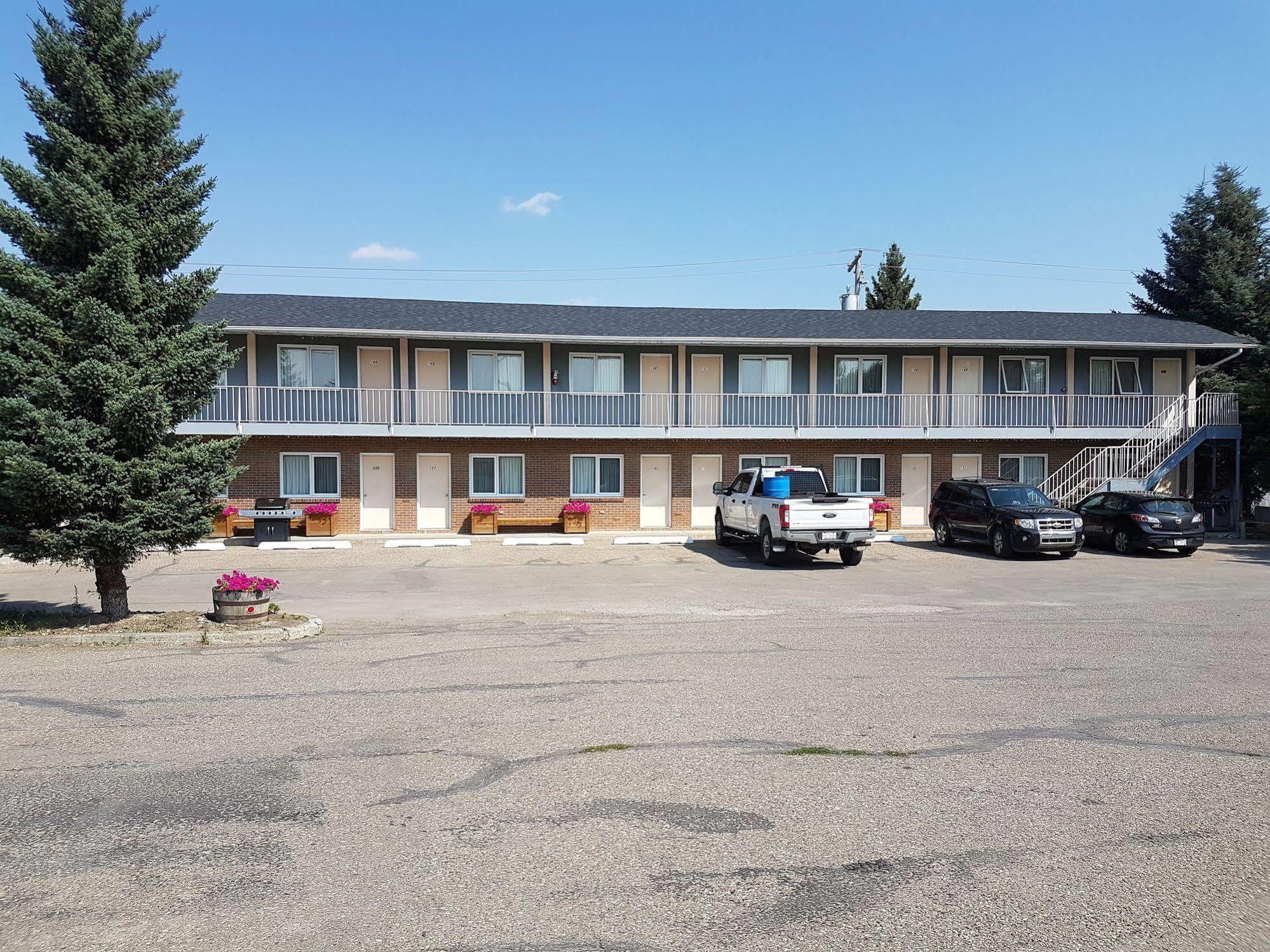 Econo Lodge Inn & Suites Pincher Creek Exteriör bild